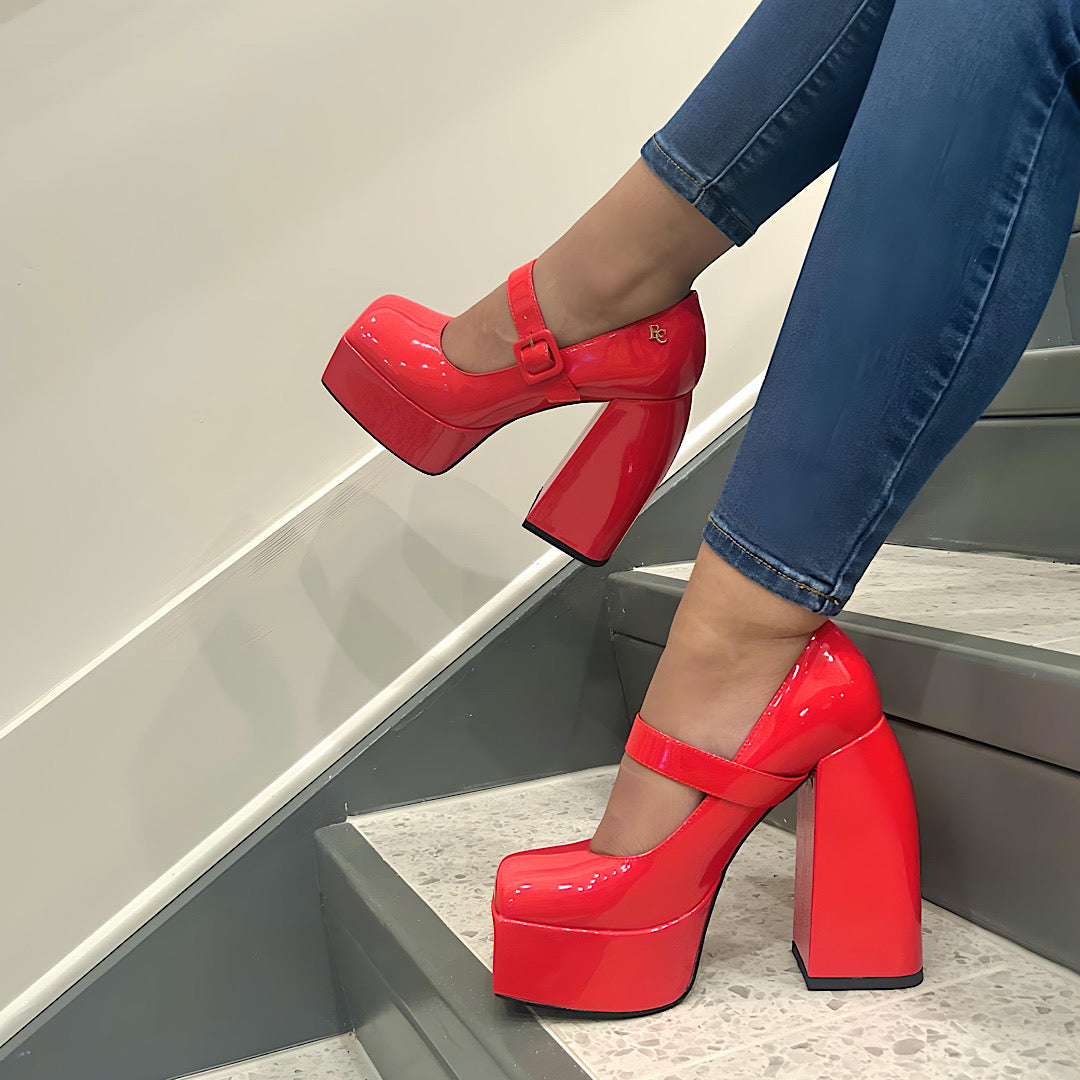 Danni In Red